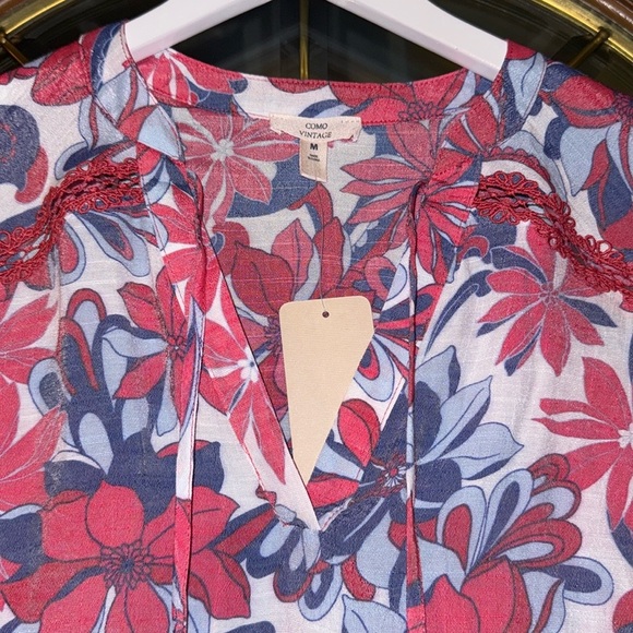 NWT! Como Vintage Floral Print Crochet Detail Notched V-Neckline Sleeveless Top - Picture 7 of 15